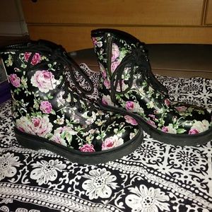 COPY - Like new floral combat boots